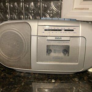 RCA RP7702S Portable Cassette Recorder Player AM/FM Radio